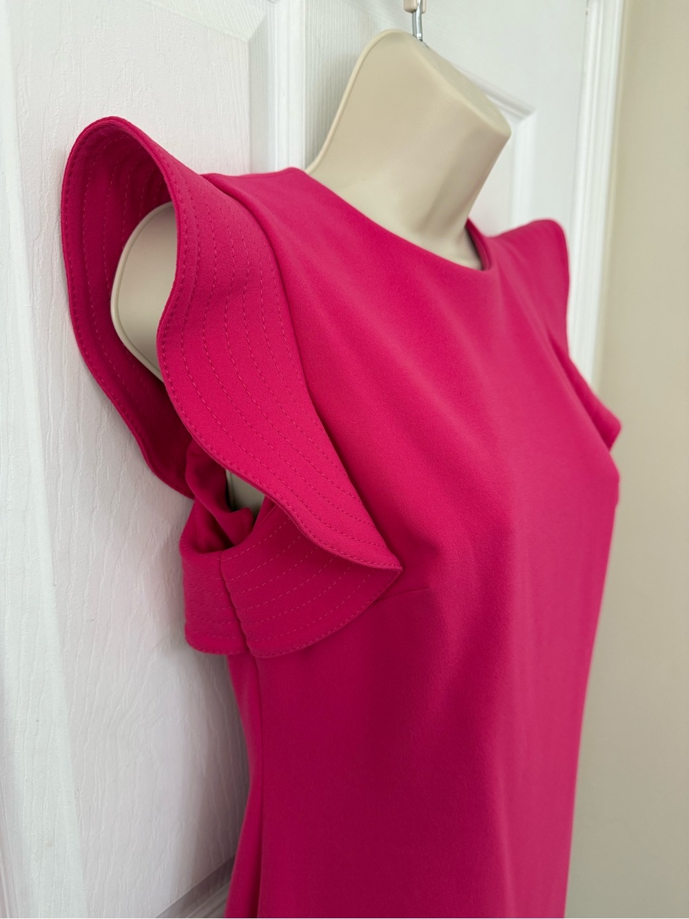 NWT Calvin Klein Hibiscus Pink Flutter Sleeve Sheath Dress Size 4 - Picture 6 of 12